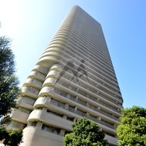 リバーポイントタワー